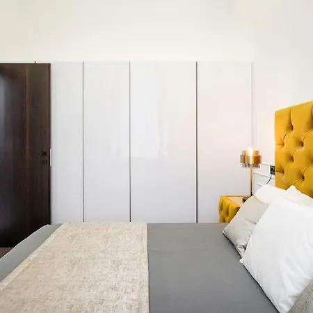 Lejlighed High-end 2-bedroom In The Center With Balcony