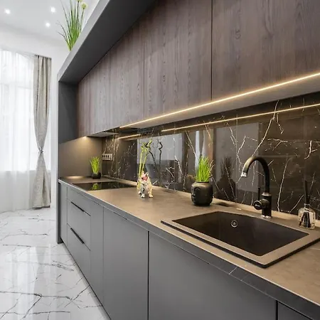 High-end 2-bedroom In The Center With Balcony Lejlighed *