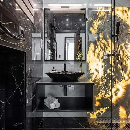 High-end 2-bedroom In The Center With Balcony Lejlighed Budapest