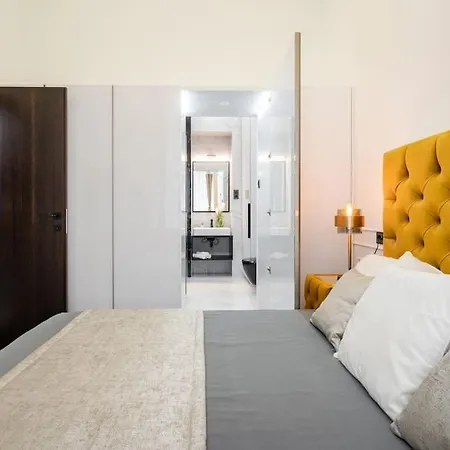 High-end 2-bedroom In The Center With Balcony Budapest