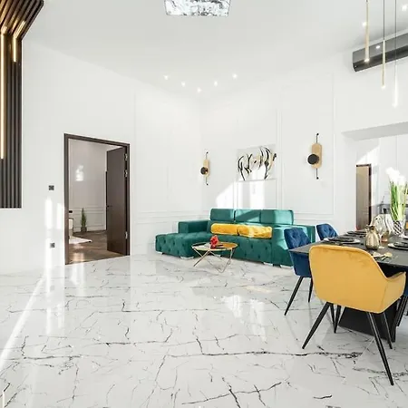 High-end 2-bedroom In The Center With Balcony Lejlighed *