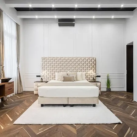 High-end 2-bedroom In The Center With Balcony Lejlighed