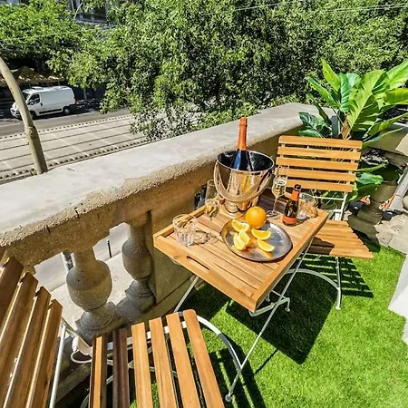 High-end 2-bedroom In The Center With Balcony Apartment Budapest